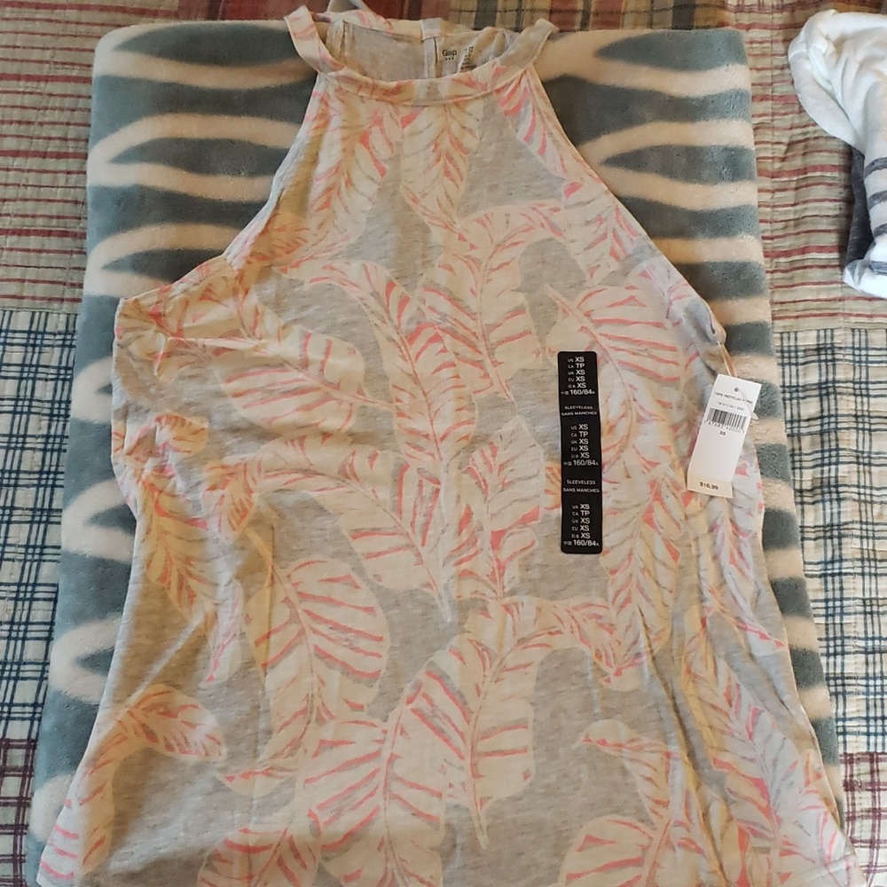 Gap tank top